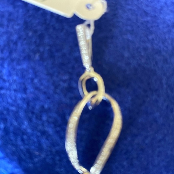 NWT White Gold Pendant with amounted Diamonds. - Picture 2 of 4